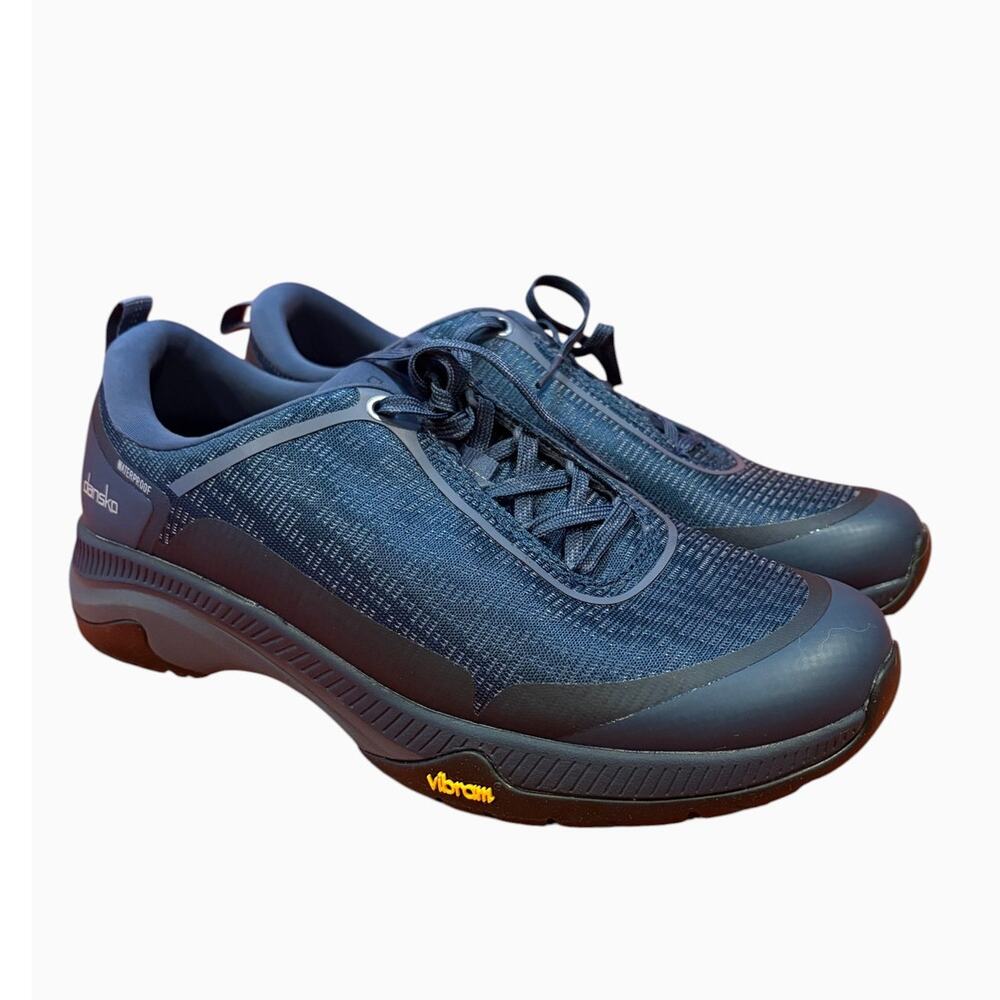 Dansko Women's Makayla Waterproof Sneaker Size 39 8.5 Navy Mesh Vibram Sole
